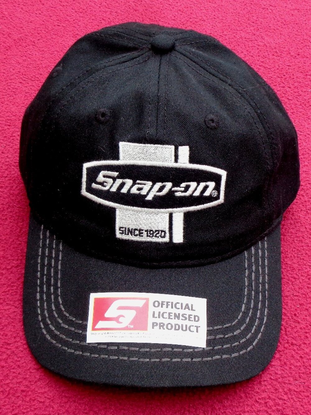 very nice wild snap-on strap back baseball cap